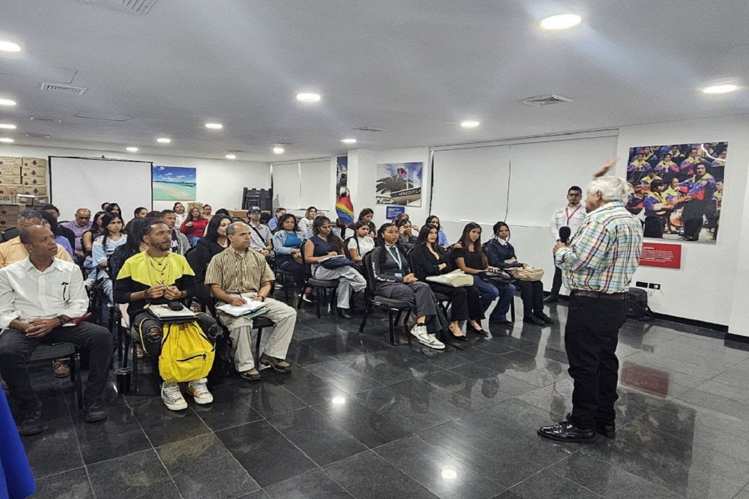 Jóvenes y expertos fortalecen visión turística con formación estratégica nacional